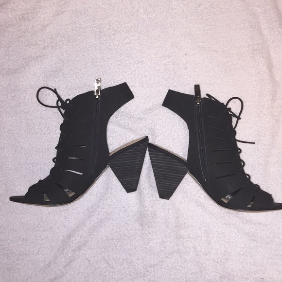 New Vince Camuto Black Lace Up Heeled Sandals Sz 7 - Picture 5 of 5